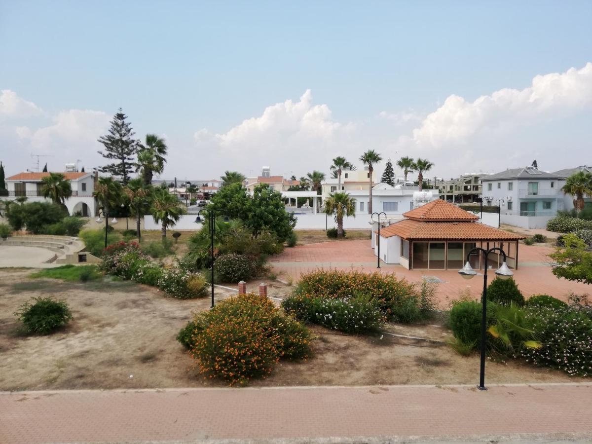 Ria Beach Sea View Apartment Pyla Esterno foto
